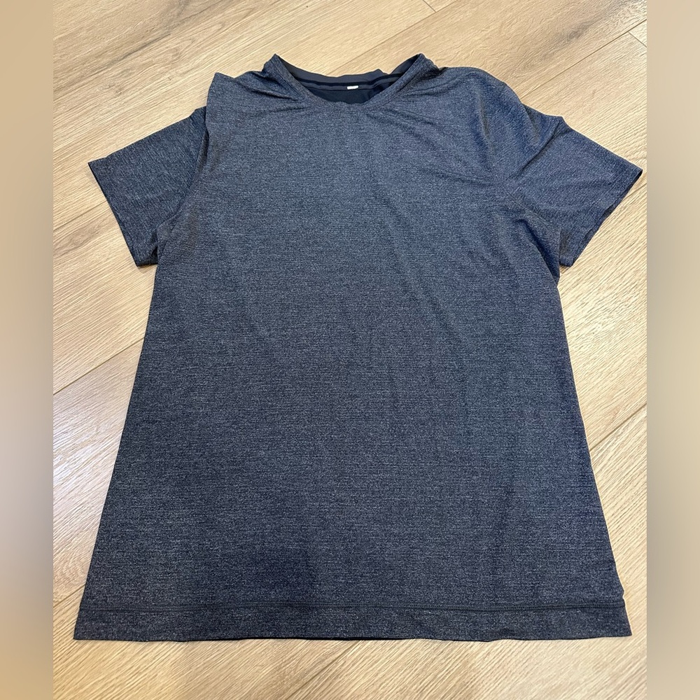 Lululemon Men's Gray Running T shirt ptp 20